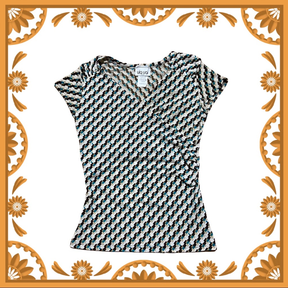 Brand New Via Via U.S.A. Multi Color Pattern V-Neck Blouse Size M
